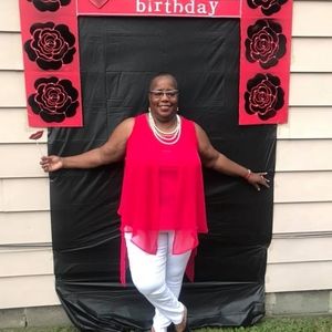 Meet your Posher, Nadine